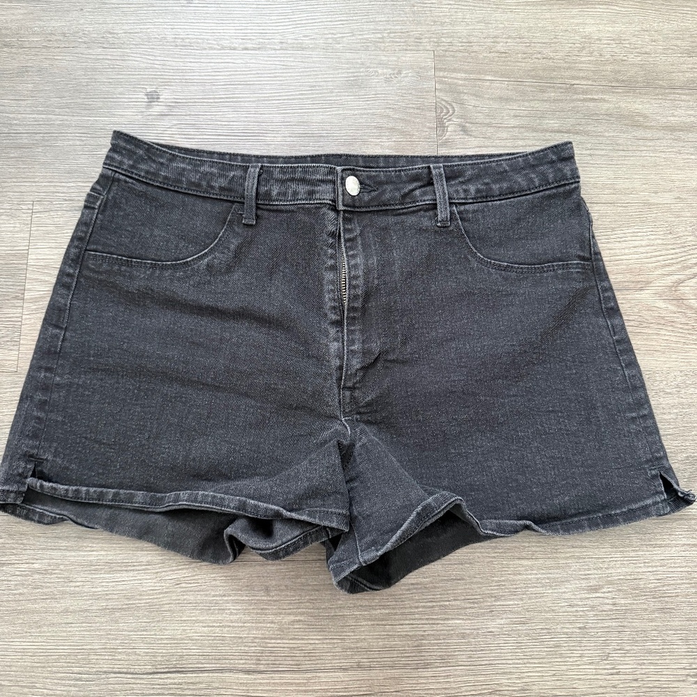 H&M Black Stretch Denim Shorts High Waist — Soft, Comfy & Flattering